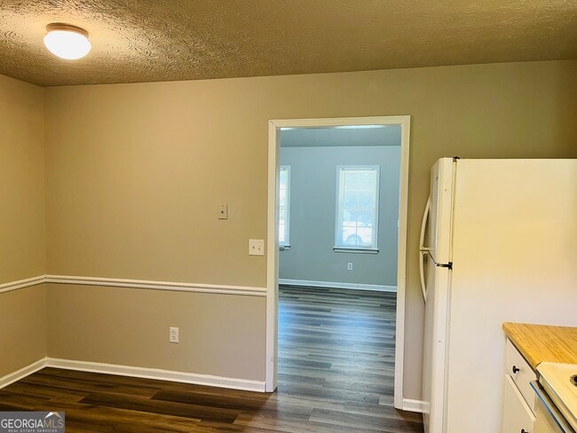 Building Photo - 10 Fredda Ln