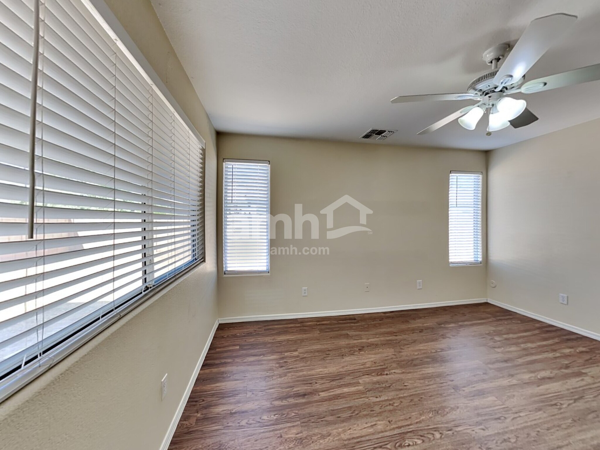 Building Photo - 8208 W Apache St