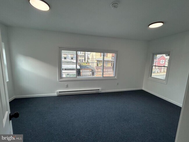 Building Photo - 222 W Patterson St