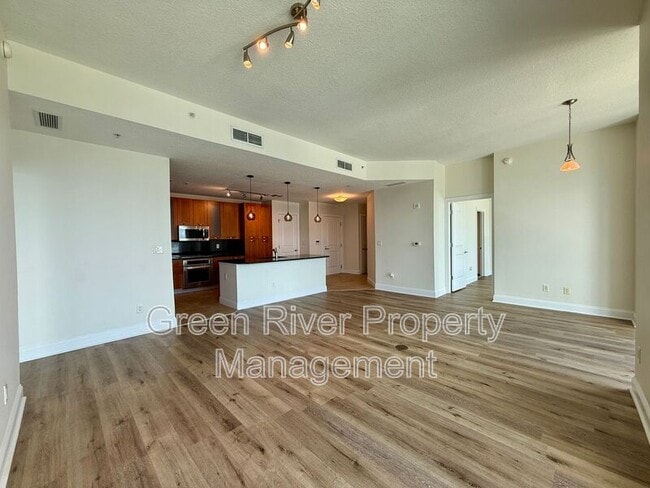 Building Photo - 1431 Riverplace Blvd