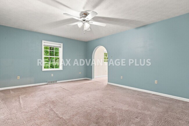 Building Photo - 56 Holland Rd