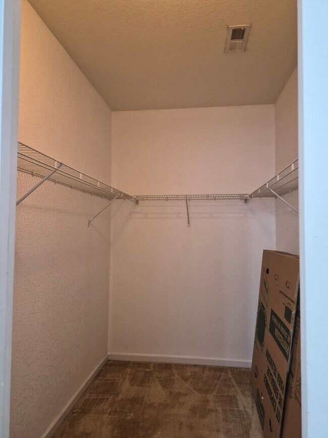 Building Photo - 1723 Fisher Ave