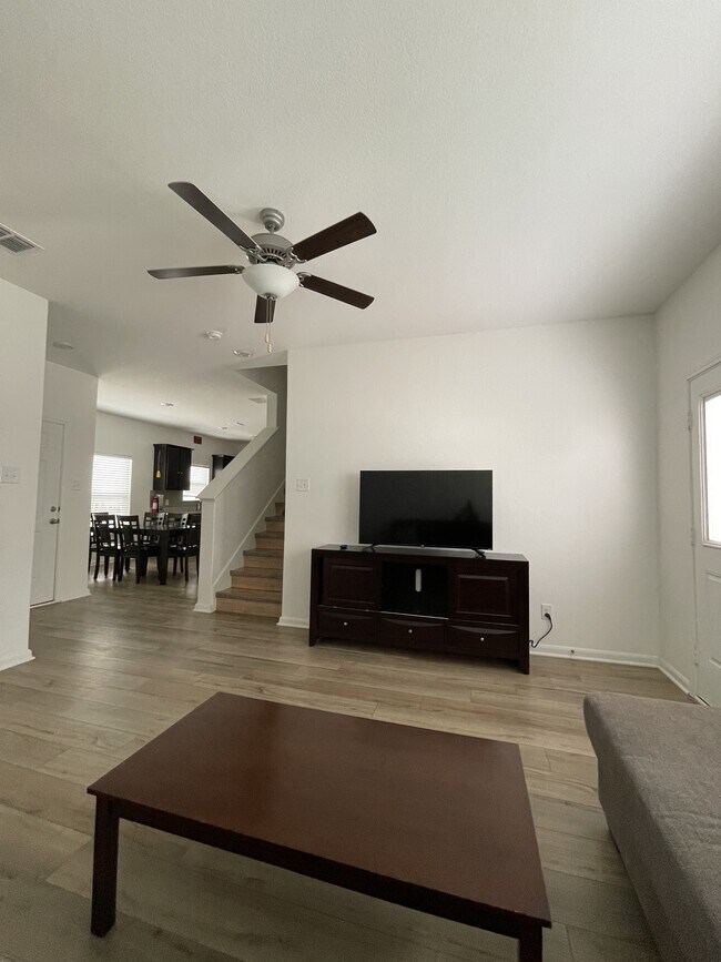 Building Photo - 10829 Emerick St