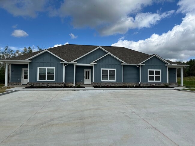 Building Photo - 191 Willowbrook Dr