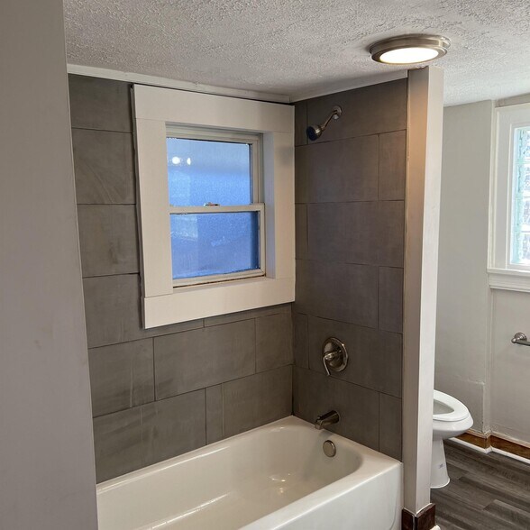 Building Photo - 1239 Herberich Ave