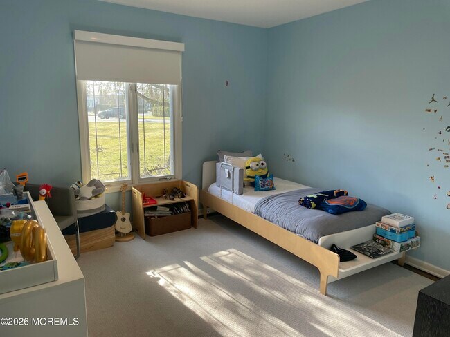 Building Photo - 60 Larchwood Ave