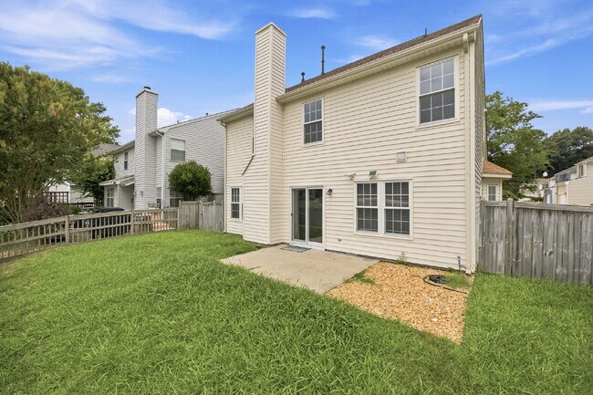 Building Photo - 3-Bedroom Home with Garage & Private Patio
