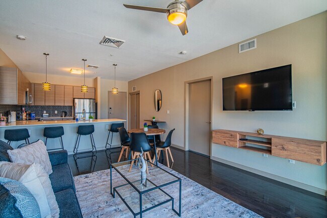 Building Photo - 295 E Roosevelt St