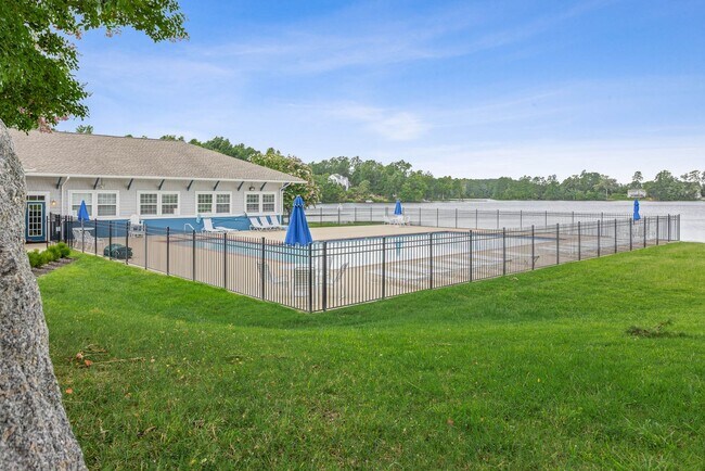 Building Photo - 22030 Lake Jordan Dr
