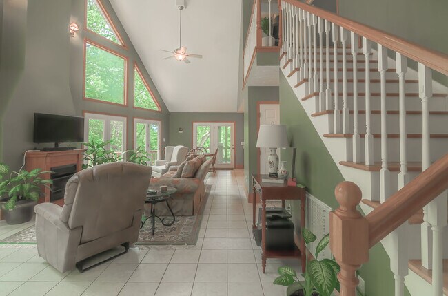 Building Photo - 610 Hickory Point Dr