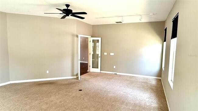 Building Photo - 4890 Palmetto Park Dr