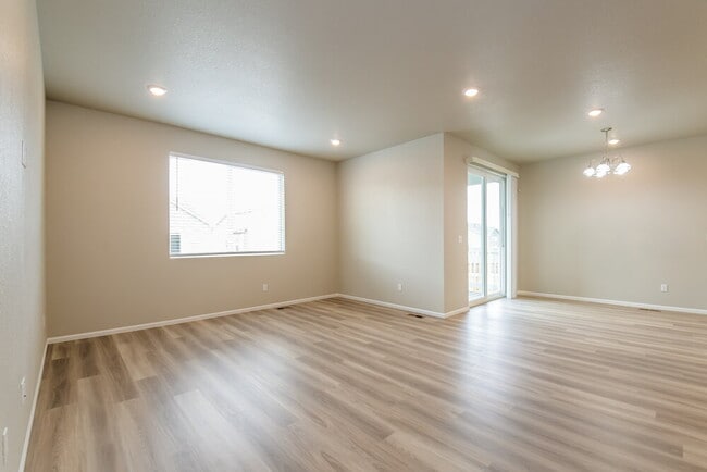 Building Photo - 9243 Salida St