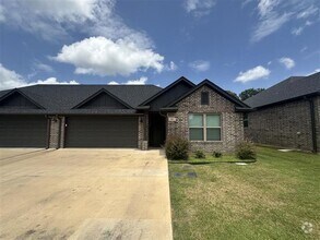 Building Photo - Country Heights #1301
