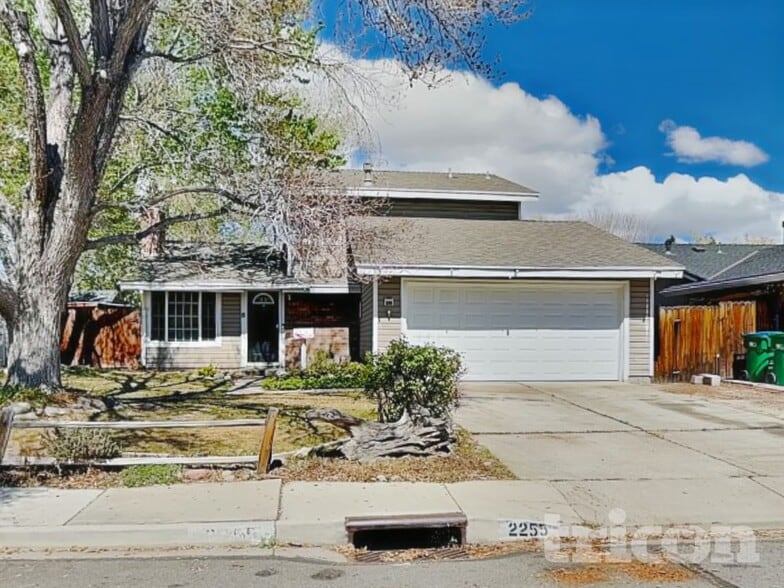 Building Photo - 2255 Howard Dr