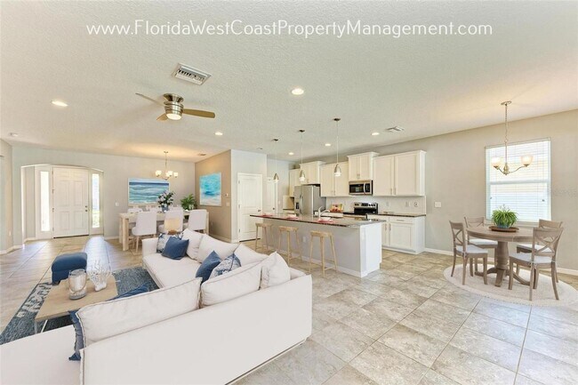 Building Photo - GORGEOUS DEL TIERRA HOME WITH FENCED YARD! 3 BED/2 BATH AMAZING KITCHEN! MAY MOVE IN !