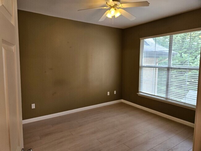 Building Photo - 7442 S Quail Cir
