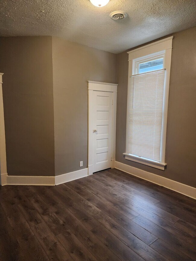 Building Photo - 401-403 South Jackson