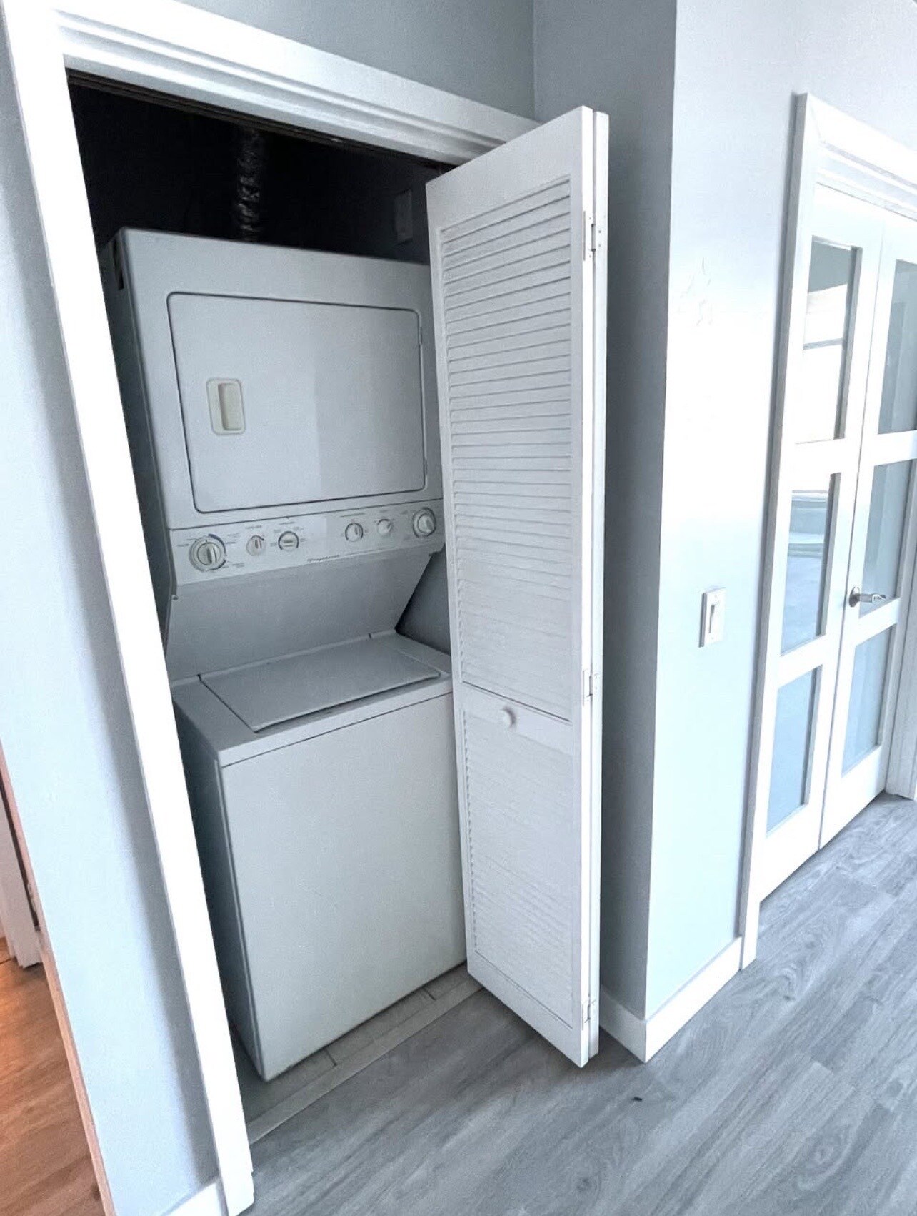 Building Photo - 1080 Park Blvd