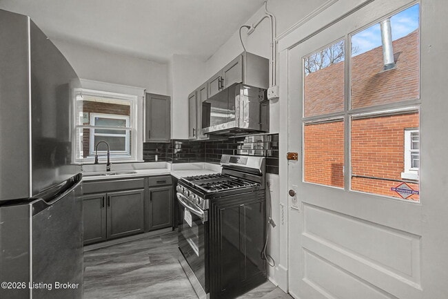 Building Photo - 3 Eutropia Ct