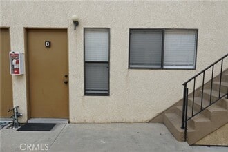 Building Photo - 551 W MacArthur Ave