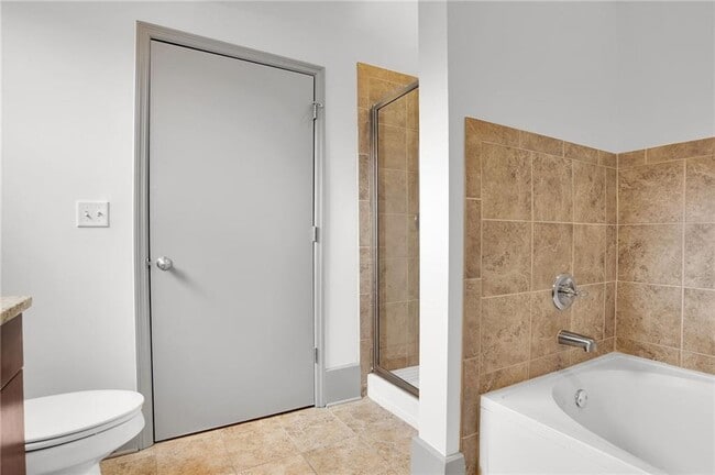 Building Photo - 745 Fountainhead Ln NE