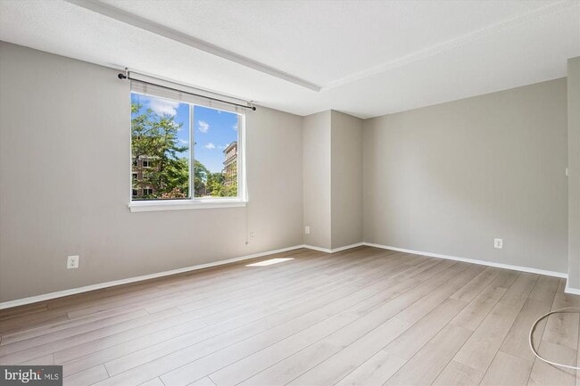 Building Photo - 501 Slaters Ln