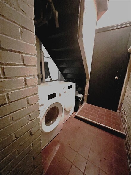 Building Photo - 345 Commonwealth Ave