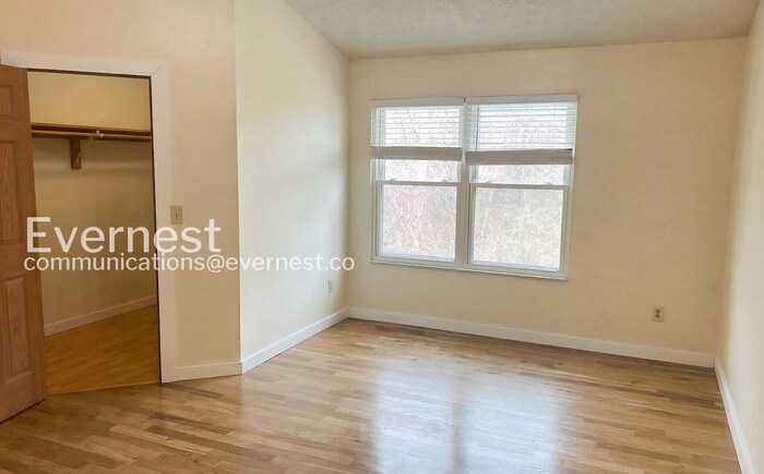 Building Photo - 2566 Edencreek Ln