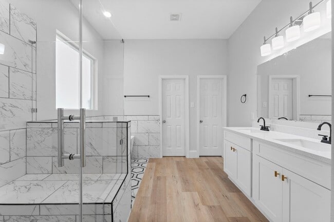 Building Photo - 478 Stephen F Austin Dr