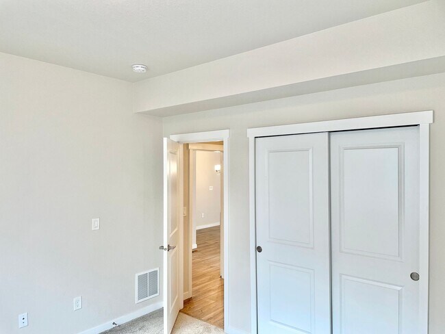 Building Photo - 5829 Spring Breeze Dr