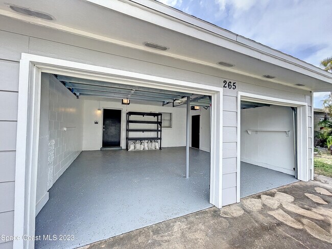 Building Photo - 265 Cherry Ave