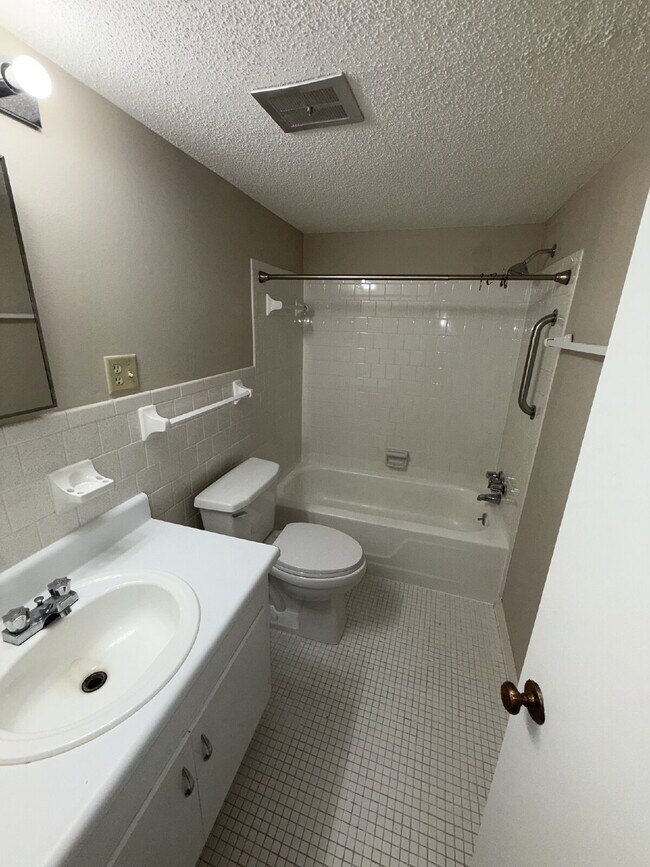 Building Photo - Spanish Villa Condo