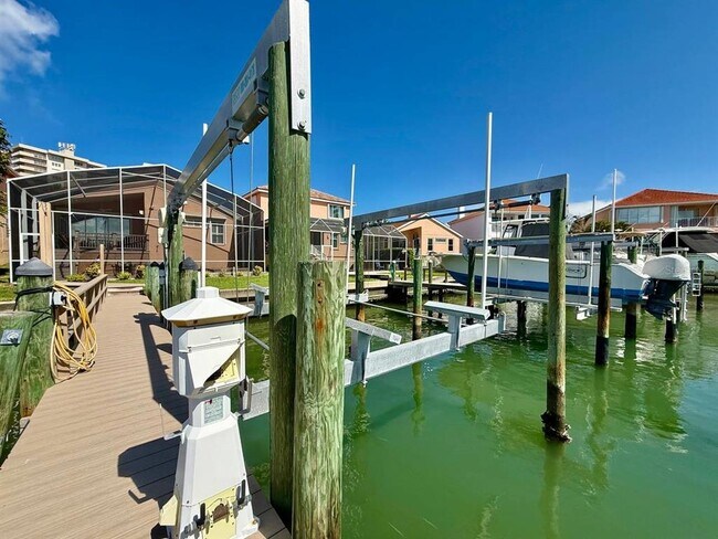 Building Photo - 1605 Sand Key Estates Ct