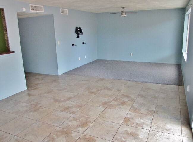 Building Photo - 4BR/2BA/2CG 1416 sq.ft. with storage shed in Sierra Vista, AZ