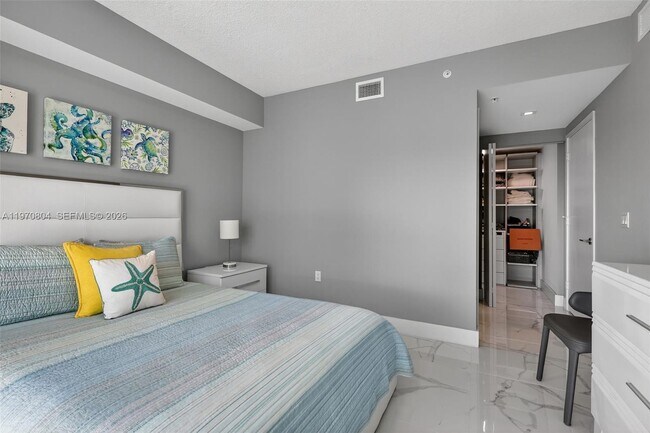 Building Photo - 300 Sunny Isles Blvd