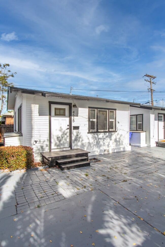 Building Photo - Quaint Remodeled 1 Bed / 1 Bath Bungalow in Normal Heights!