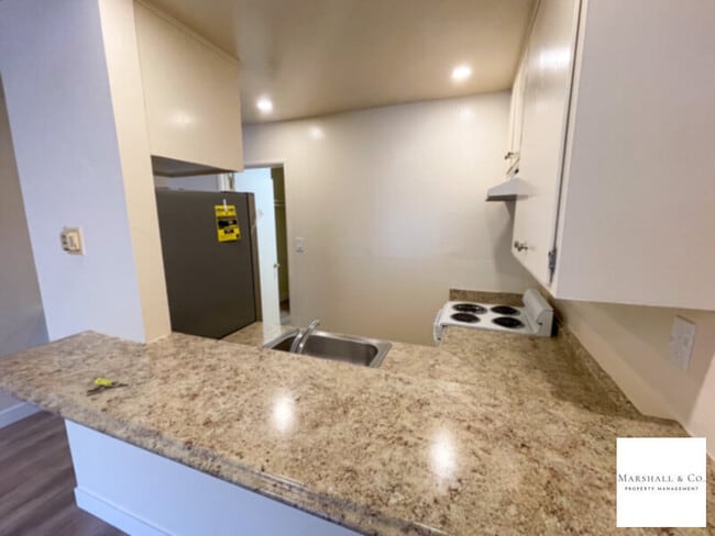 Building Photo - LAST MONTH FREEUPDATED STUDIO WITH NEW KIT...