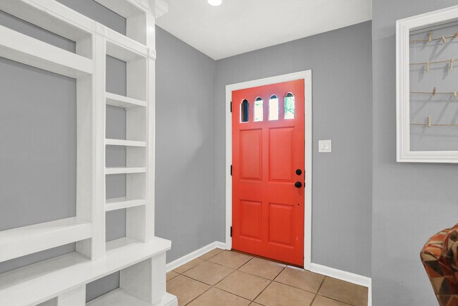 Building Photo - 233 W Westfield Blvd