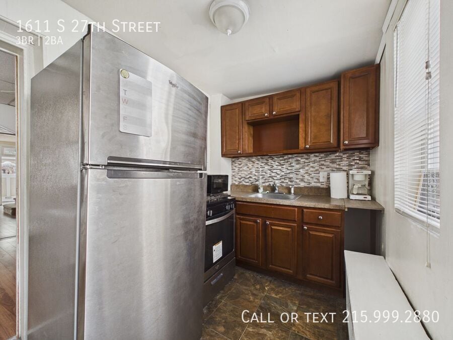 Building Photo - 1611 S 27th St