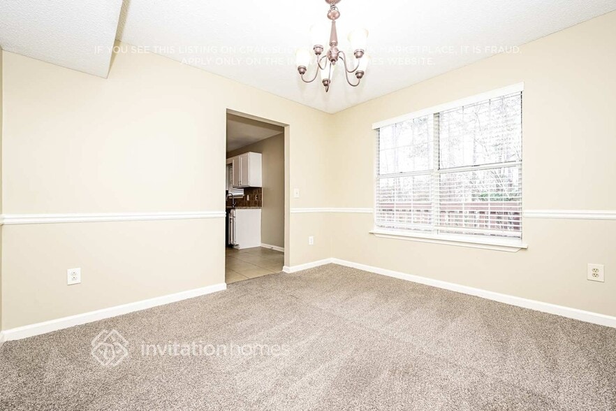 Building Photo - 1304 Baywood Glen