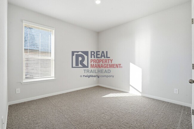 Building Photo - Comfortable 4-Bedroom Layout with Modern Finishes