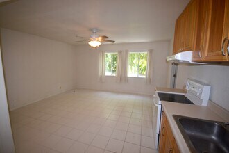 Building Photo - 1751D 10th Ave