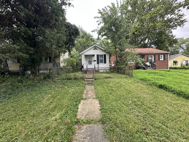 Building Photo - 5303 Hamilton Ave