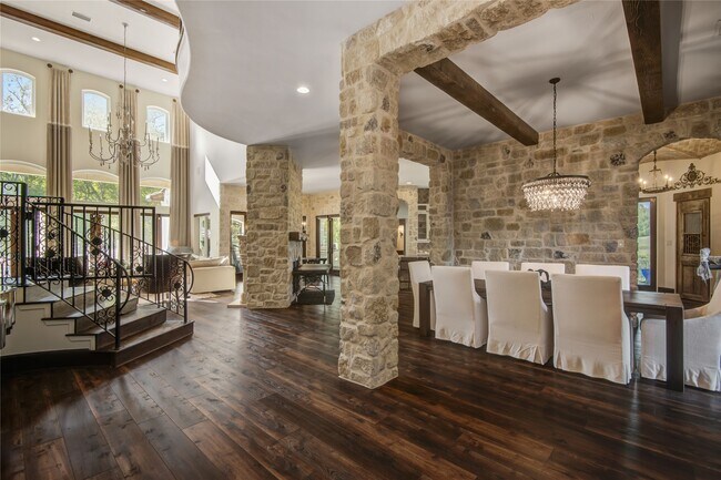 Building Photo - 10 Sullivans Ln