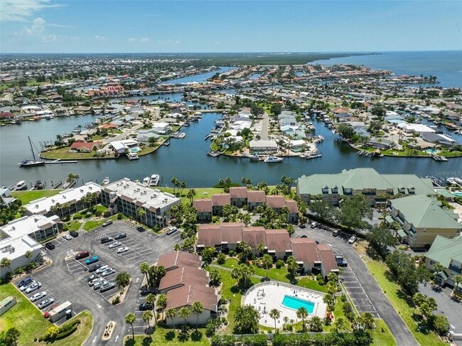 Building Photo - 1028 Apollo Beach Blvd