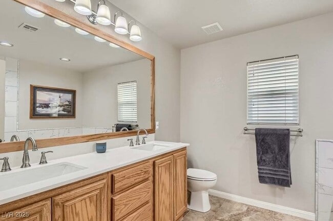 Building Photo - 556 Teedale Ct
