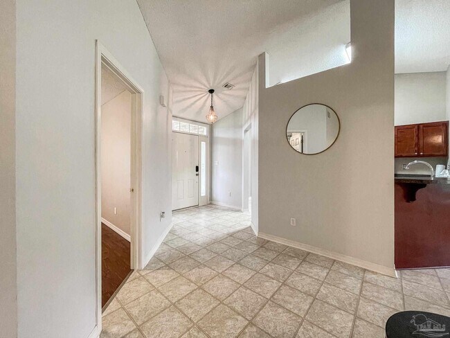 Building Photo - 5117 Chinook Ave