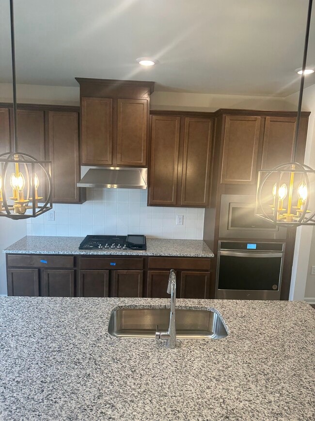 Building Photo - 405 Diversity Wy