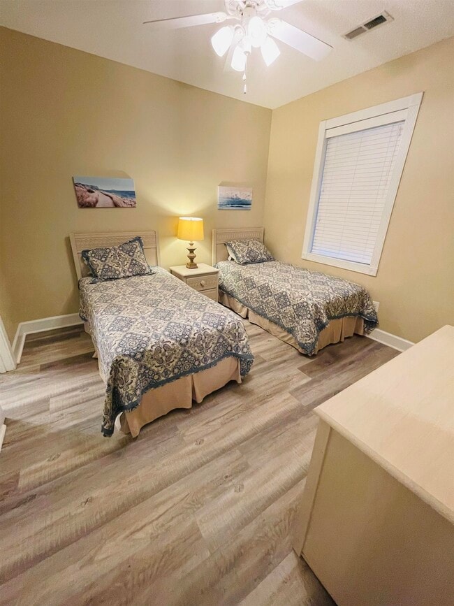 Building Photo - 702 Riverwalk Dr