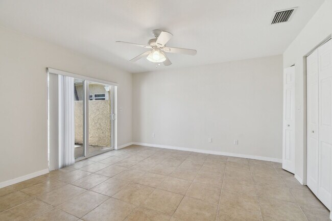 Building Photo - 345 Capri Blvd